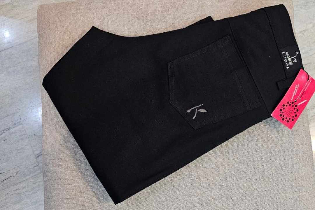 Pantalón Jean Negro de Diseño